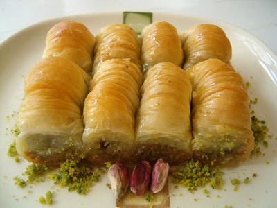 tatli gnder Essiz lezzette 1 kilo Fistikli Sari Burma  Trabzon yurtii ve yurtd iek siparii 