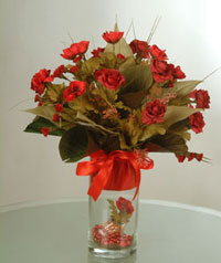yapay güllerden vazo  9 gül  Trabzon online çiçekçi , çiçek siparişi 