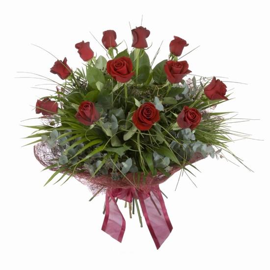 Etkileyici buket 11 adet kirmizi gül buketi  Trabzon hediye sevgilime hediye çiçek 