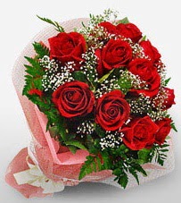12 adet kırmızı güllerden kaliteli gül  Trabzon çiçek mağazası , çiçekçi adresleri 