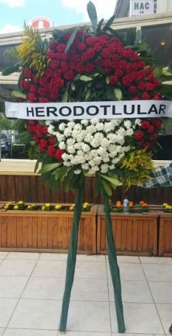 Cenaze çelengi cenazeye çiçek modeli  Trabzon online çiçek gönderme sipariş 